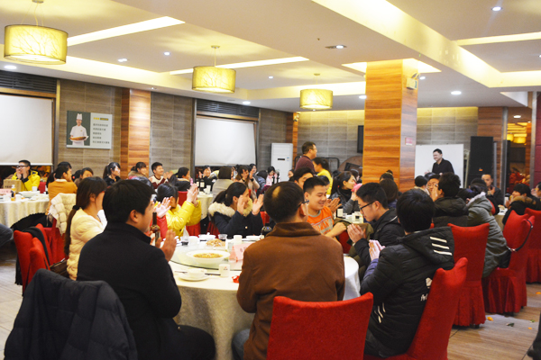 2015�����҂��г��L(zh��ng)���гɿ�(j��)�����ի@