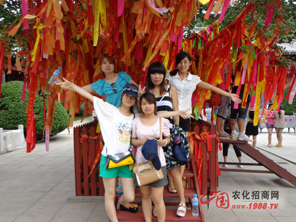 �SԸ��(sh��)�µ���Ů��