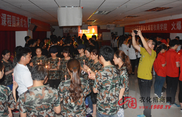 ������һҹ����Ӗ(x��n)����֮���`���w��(hu��)