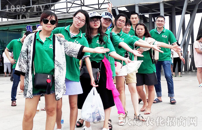 �B�u�У��ഺ·�����B�Ƹ�֮��