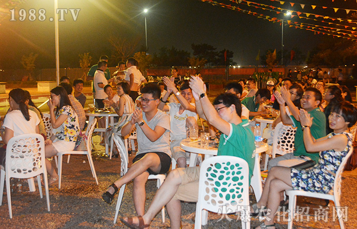 �����@��(g��)���죺�(y��ng)��ɳ���Ȼ�����{(l��n)��