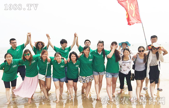 ���L���� �P���^��