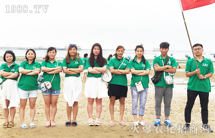 ���L���� �P���^��