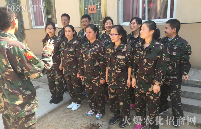 ��Խ������ƴ���^����