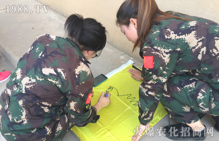 �����X�ѣ����ĸ�׃ĥ�����е�������