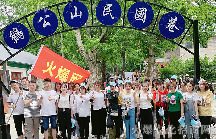 ���α���ʥ���u��ɽ���_����ꖼtɫ֮�ã�