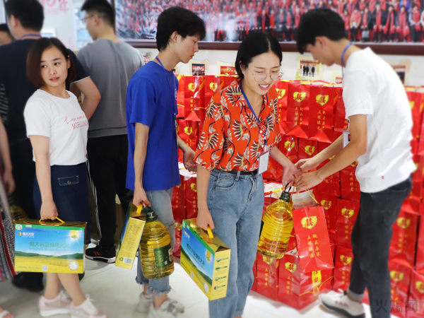 �c��ͬ�����pϲ�R�T���𱬾W(w��ng)�l(f��)������YƷ��������Ո200���T�����Ӱ��