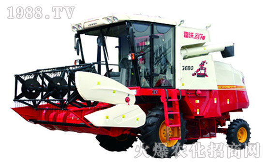 小麥聯(lián)合收割機(jī)