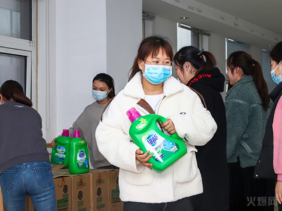 ���L(f��ng)���������ڷ��A��������Ů��(ji��)���𱬾W(w��ng)�ɰl(f��)Ů�񌣌ٶY�