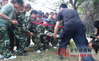 �𱬾W�j��չӖ��֮����늾W