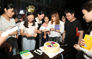 �T������