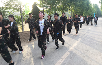 年輕沒(méi)有失敗，只要亮出風(fēng)采！