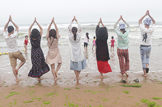 �g��Ц�Z(y��)���M������֮�У��M�@�𱬜�����